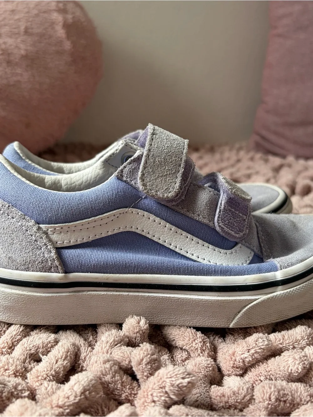 Vans Kids Lilac Velcro Old Skool Sneakers